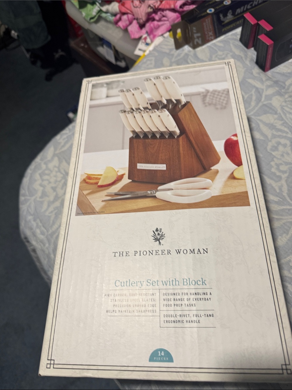 The Pioneer Woman Cream Handle 14-Piece Cutlery Set with Wood Block